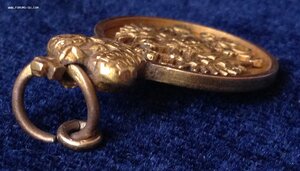 Жетон об окончании Университета 1887г., золото.