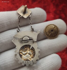 Знак комплекса ГТО 2-й ступени СССР, №63828,серебро