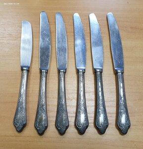 Ножи столовые 6шт. Ручки серебро.