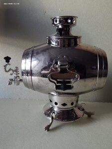 Сувенирный самовар бочка. Жигули + три стопки + поднос.1977г