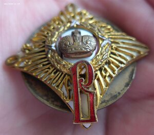 Знак Владимирского Военного Училища.