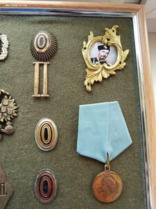 Подборка знаков ,в рамке  Царской России