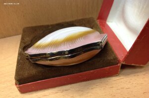 Пудреница Серебро 875 пробы в виде ракушки в родной коробочк