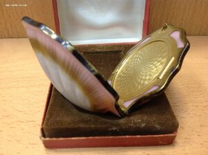 Пудреница Серебро 875 пробы в виде ракушки в родной коробочк