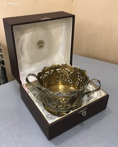 Огромная серебряная ваза СССР. В родной коробке В люксе. 875