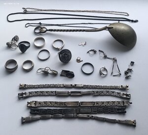 Продам серебро в изделиях и лом. 439 грамм.