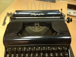Немецко-фашистская печатная машинка Olympia предвоенная