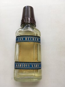 Чешский травяной ликер "Бехеровка"