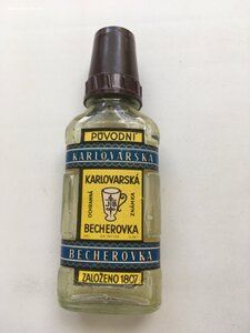 Чешский травяной ликер "Бехеровка"