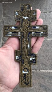 Крест-распятие с эмалями, цветочный орнамент, 19 х 10 см