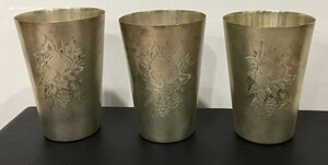 Три серебряных стопы 875 пробы, в коробке.