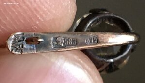 Довоенные золотые серьги с камнями.