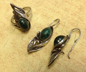 Набор Перстень и сережки Серебро 925 со звездой СССР Зеленые