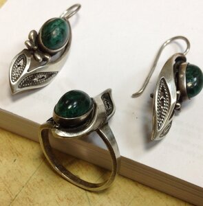Набор Перстень и сережки Серебро 925 со звездой СССР Зеленые
