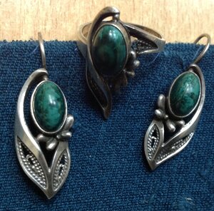 Набор Перстень и сережки Серебро 925 со звездой СССР Зеленые