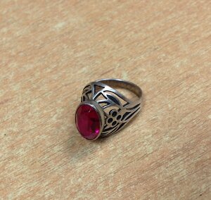 Перстень с красным камнем Серебро 875