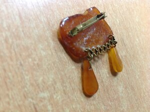 Брошка Янтарь с двумя подвесками 2