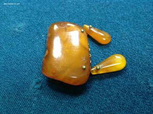 Брошка Янтарь с двумя подвесками 2