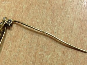 Красивая брошь со стразами и чёрной вставкой Серебро 875