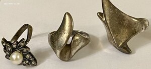 76 серебряных женских колец. 875-925 пробы. Одним лотом.