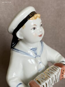 "Юный гармонист", "Юная плясунья". ЛФЗ