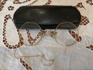 ПЕНСНЕ, роговая оправа, родной чехол