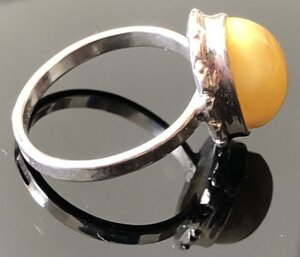 Кольцо-антик. с пейзаж.янтарём-желток "Amber beads"(Ag 875)