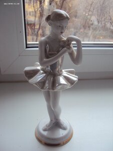 БАЛЕРИНА С ЦВЕТКОМ ДФЗ ВЕРБИЛКИ. ЛЮКС.