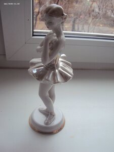 БАЛЕРИНА С ЦВЕТКОМ ДФЗ ВЕРБИЛКИ. ЛЮКС.