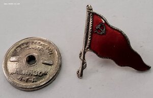 Знак флаг торгового флота СССР на закрутке.