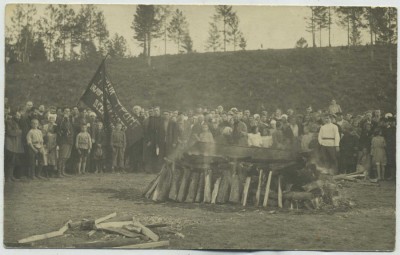 Сожжение на костре гроба с политкаторжанином. 1924г.