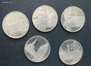 Памятники архитектуры на монетах