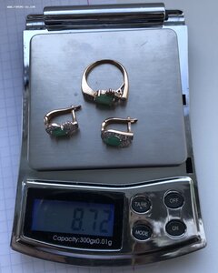 Золотые кольцо и серьги с камнями. Золото 585 проба.