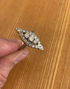 Золотое кольцо с бриллиантами. «Маркиза». Золото 750 проба