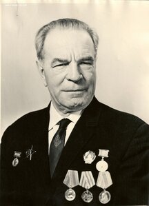 Ударник МВС с документом и большим архивом