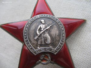 КЗ "пятка" две пуговицы. На генерала.