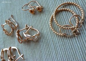 Серьги разные золото 585