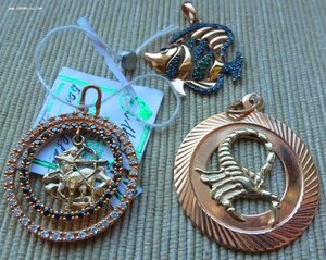 Подвески разные золото 585 .