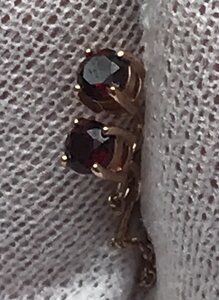 Золотые серьги с натуральным корундом. Золото 585 пробы