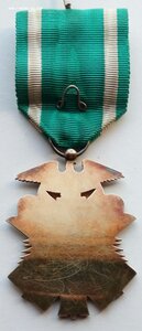 Орден Зол-го кор-на 6 ст. коробка, лента, фрачник,Япония.(3)