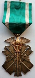 Орден Зол-го кор-на 6 ст. коробка, лента, фрачник,Япония.(3)