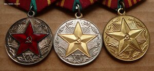 Выслуга КГБ 3 - 2 - 1 серебро с острыми лучами