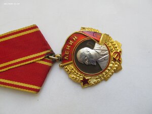 Ленины 300тыс и 220тыс
