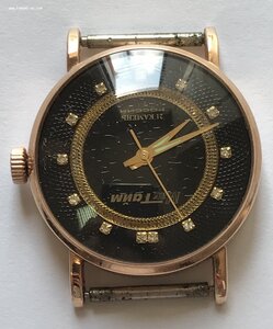 Мужские золотые часы Мак Тайм с бриллиантами.