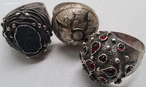 3 старинных серебряных женских перстня.