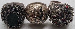 3 старинных серебряных женских перстня.