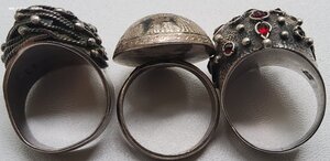 3 старинных серебряных женских перстня.