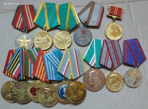 Сборный лот разных медалей.