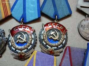Сборный лот серебряных наград.