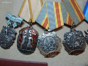 Сборный лот серебряных наград.